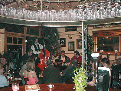 Le  Quecum Bar in Twickenham